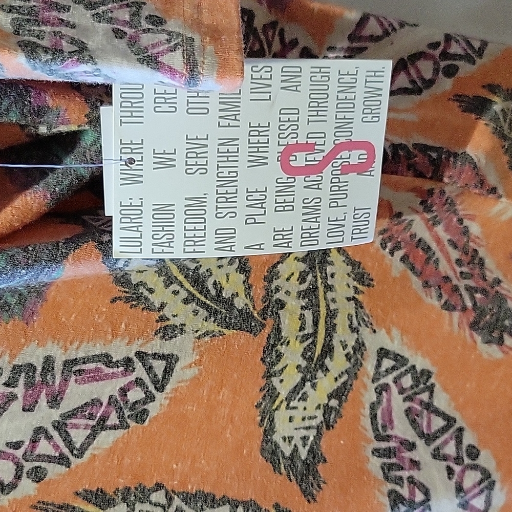 NWT LulaRoe "Irma" Tee - Picture 2 of 4